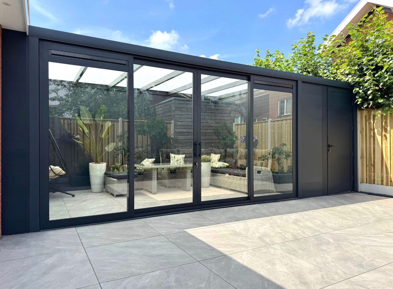 Polycarbonaat of een glazen dak? Zo kiest u