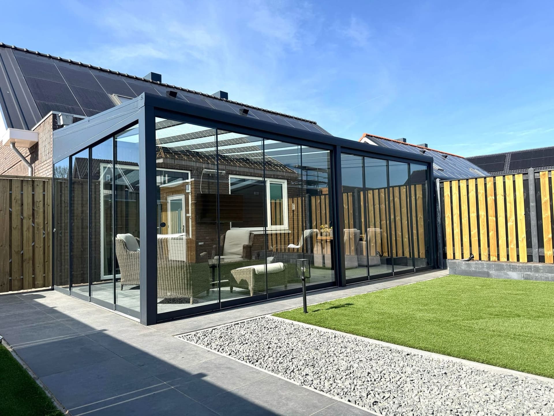 Glazen schuifwand in Almelo — voorbeeld 2